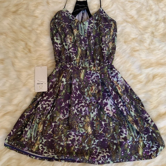 Sale! Lululemon City Summer Dress size 6 - Picture 3 of 6